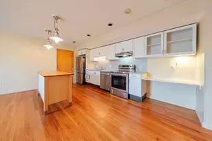 351 Pleasant St, Northampton, MA 01060 - Photo 4