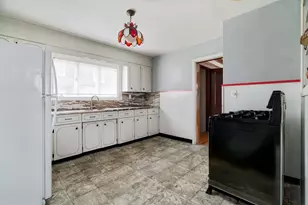 27 Pitcher Ave, Medford, MA 02155 - Photo 6