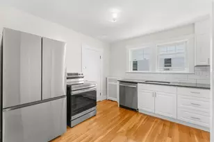 10-12 Auburn St, Waltham, MA 02453 - Photo 8