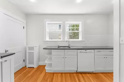 10-12 Auburn St, Waltham, MA 02453 - Photo 12