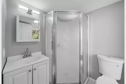 8 Hawkins St, Worcester, MA 01604 - Photo 10