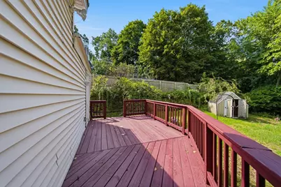 8 Hawkins St, Worcester, MA 01604 - Photo 16