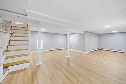 8 Hawkins St, Worcester, MA 01604 - Photo 14