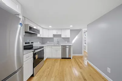 8 Hawkins St, Worcester, MA 01604 - Photo 4