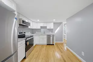 8 Hawkins St, Worcester, MA 01604 - Photo 4