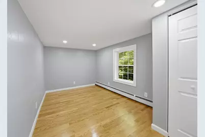 8 Hawkins St, Worcester, MA 01604 - Photo 8