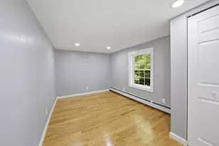8 Hawkins St, Worcester, MA 01604 - Photo 8