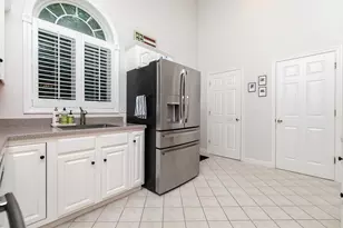 304 Village Ln, Bellingham, MA 02019 - Photo 4