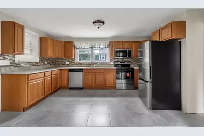 2 Clarendon St, Taunton, MA 02780 - Photo 8