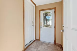 33 Baltimore Ave, Chicopee, MA 01020 - Photo 16