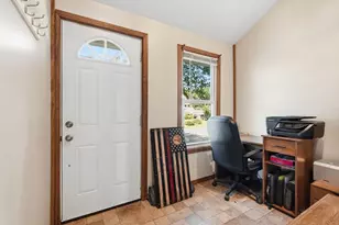33 Baltimore Ave, Chicopee, MA 01020 - Photo 18