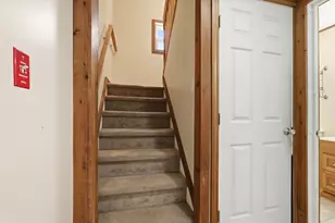 33 Baltimore Ave, Chicopee, MA 01020 - Photo 20