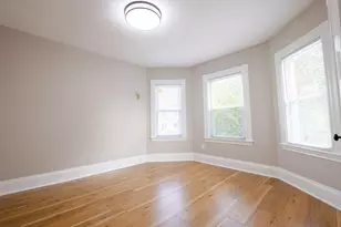 31 Graham St, Quincy, MA 02169 - Photo 4