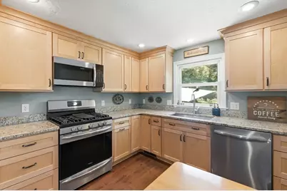 37 Frederickson Ave, Worcester, MA 01606 - Photo 16