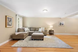 10 Pomeworth St, Stoneham, MA 02180 - Photo 6