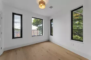 34 Oak St, Boston, MA 02136 - Photo 8
