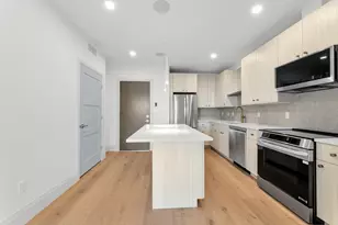 34 Oak St, Boston, MA 02136 - Photo 2
