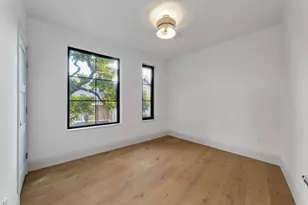 34 Oak St, Boston, MA 02136 - Photo 10