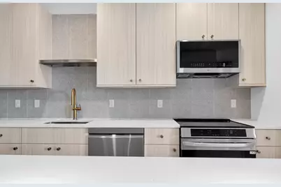 34 Oak Street #304, Boston, MA 02136 - Photo 4