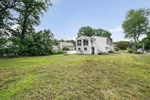 19 Cochrane Cir, Methuen, MA 01844 - Photo 32