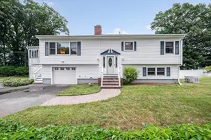 19 Cochrane Cir, Methuen, MA 01844 - Photo 2