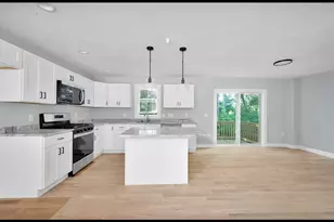 299 Quincy St Building 3, Holbrook, MA 02343 - Photo 4