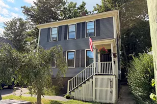 17 Davis St, Plymouth, MA 02360 - Photo 2