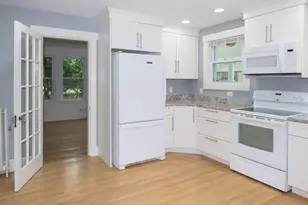 24 Oak St, Marblehead, MA 01945 - Photo 6