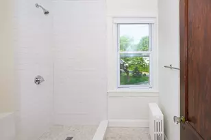 24 Oak St, Marblehead, MA 01945 - Photo 10