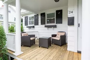 24 Oak St, Marblehead, MA 01945 - Photo 2