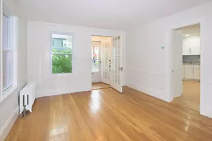24 Oak St, Marblehead, MA 01945 - Photo 4