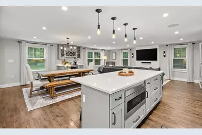 21 Arrowhead Rd, Topsfield, MA 01983 - Photo 2