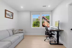 52 W Emerson St, Melrose, MA 02176 - Photo 16