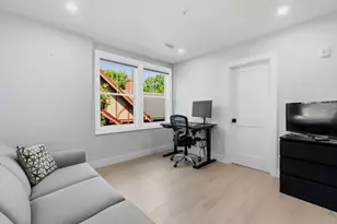 52 W Emerson St, Melrose, MA 02176 - Photo 18