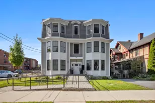 52 W Emerson St, Melrose, MA 02176 - Photo 2