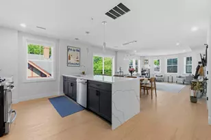 52 W Emerson St, Melrose, MA 02176 - Photo 4