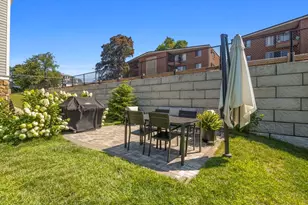 52 W Emerson St, Melrose, MA 02176 - Photo 30