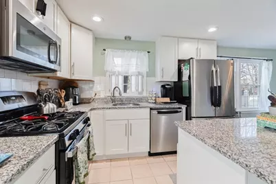 20 Washburn St, Attleboro, MA 02703 - Photo 2