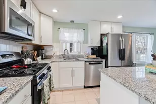 20 Washburn St, Attleboro, MA 02703 - Photo 2