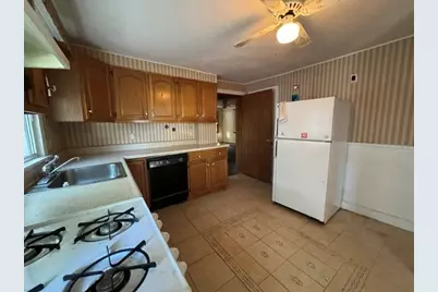 203 Willow St, Stoughton, MA 02072 - Photo 6