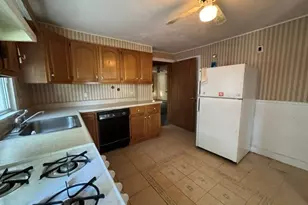 203 Willow St, Stoughton, MA 02072 - Photo 6