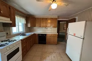 203 Willow St, Stoughton, MA 02072 - Photo 10