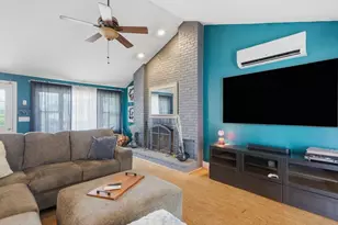 55 New Caster Dr, Lowell, MA 01854 - Photo 4