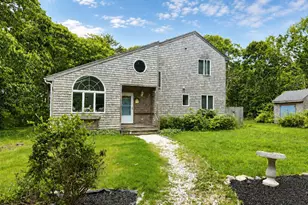 8 Pip'n Circle, Edgartown, MA 02539 - Photo 1