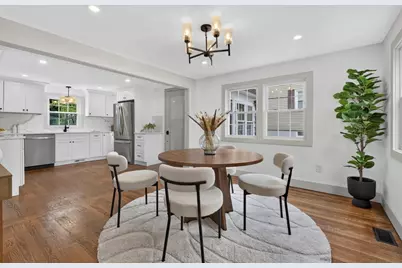 8 Bartlett St, Peabody, MA 01960 - Photo 12
