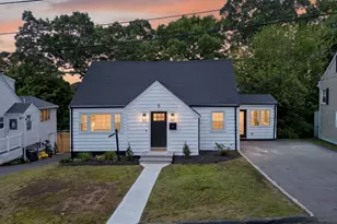 8 Bartlett St, Peabody, MA 01960 - Photo 1