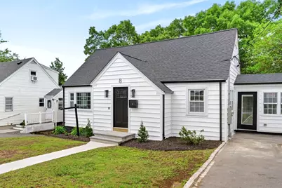 8 Bartlett St, Peabody, MA 01960 - Photo 2