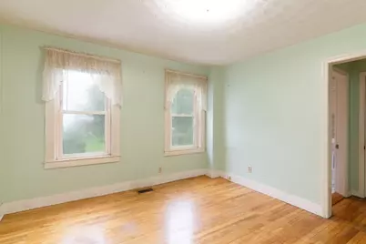 6 Maynard St, Webster, MA 01570 - Photo 16