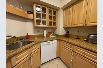 135 Pleasant St #601, Brookline, MA 02446 - Photo 6