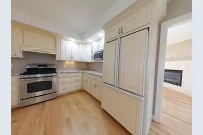 109 Farwell St #109, Newton, MA 02460 - Photo 2